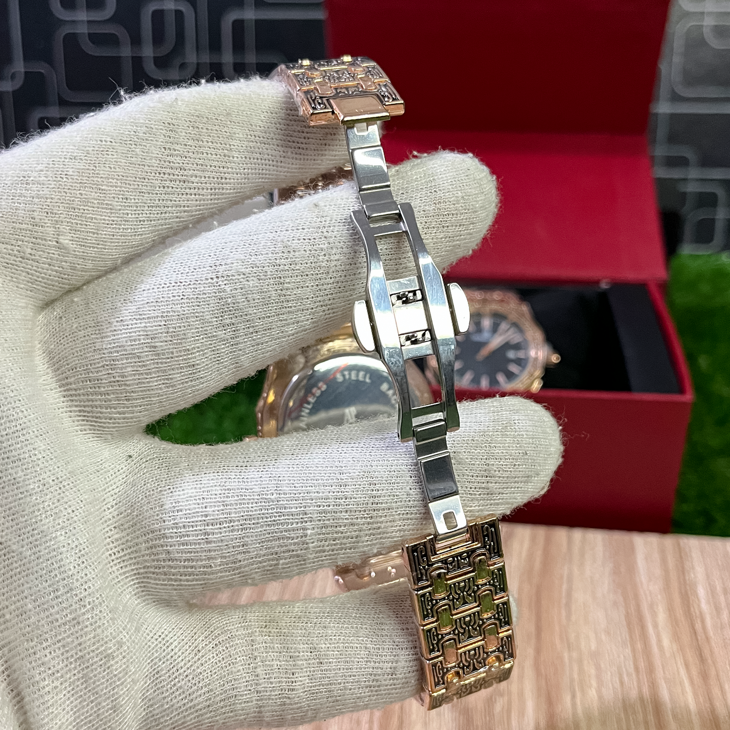 Old Money Engraved Watch - Black